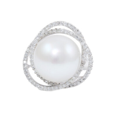 15.2mm South Sea Pearl and Diamond Ring