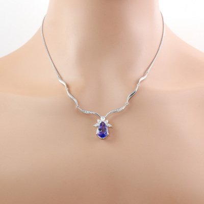 4.26ct Tanzanite and Diamond Necklace