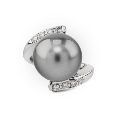 13.2mm Tahitian Pearl and Diamond Ring