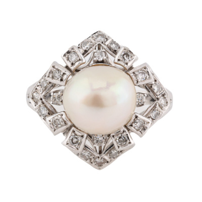 10mm South Sea Pearl and Diamond Ring