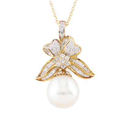 13.6mm South Sea Pearl and Diamond Pendant