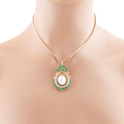 12.8mm Pearl, Emerald, Diamond Pendant