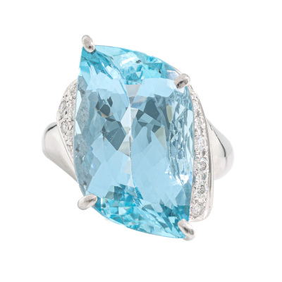 9.63ct Aquamarine and Diamond Ring