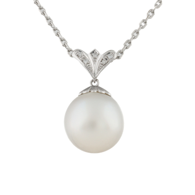 15.1mm South Sea Pearl and Diamond Pendant