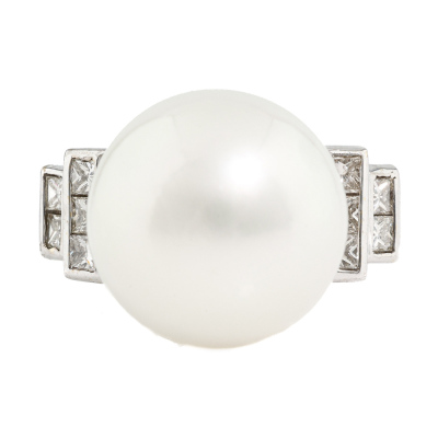 14.6mm South Sea Pearl and Diamond Ring