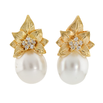 10.2mm South Sea Pearl & Diamond Earrings