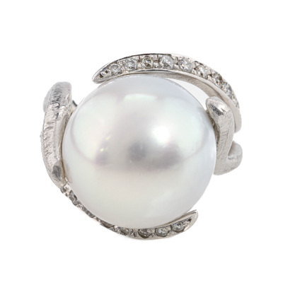 14.7mm South Sea Pearl and Diamond Ring