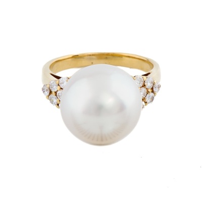 12.3mm South Sea Pearl & Diamond Ring