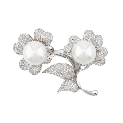 14.2mm South Sea Pearl & Diamond Brooch
