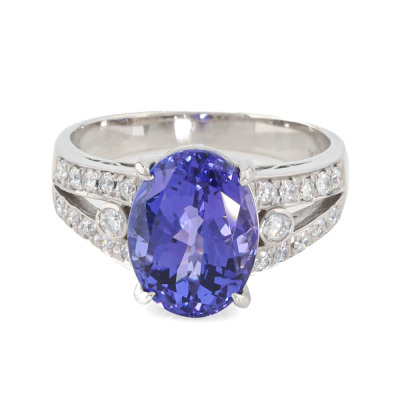 4.25ct Tanzanite & Diamond Ring 18ct Gold