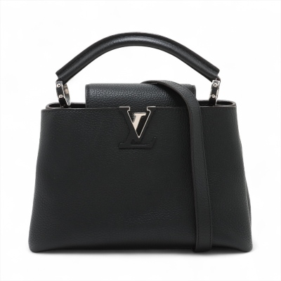 Louis Vuitton Capucines BB in Black