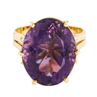 15.40ct Amethyst Ring 18ct Yellow Gold