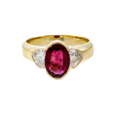 1.71ct Ruby & Diamond Ring 18ct Yellow Gold