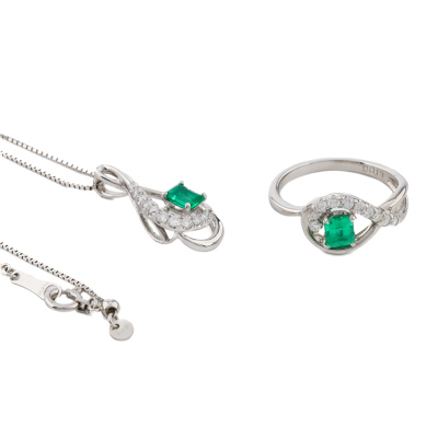 Emerald Diamond Ring & Pendant Set