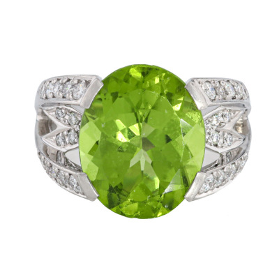 6.86ct Peridot & Diamond Ring
