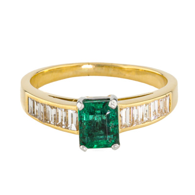 1.02ct Emerald & Diamond Ring