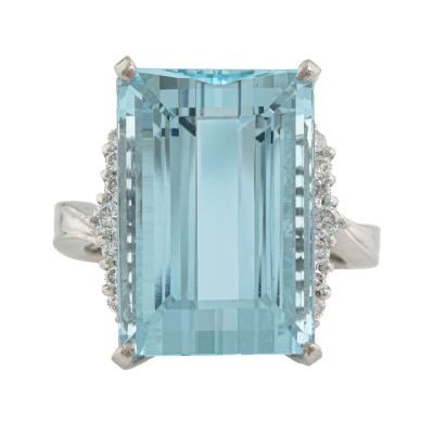 13.16ct Aquamarine & Diamond Ring