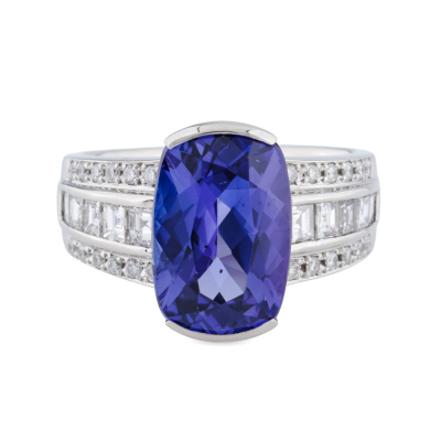 4.72ct Tanzanite & 0.91ct Diamond Ring