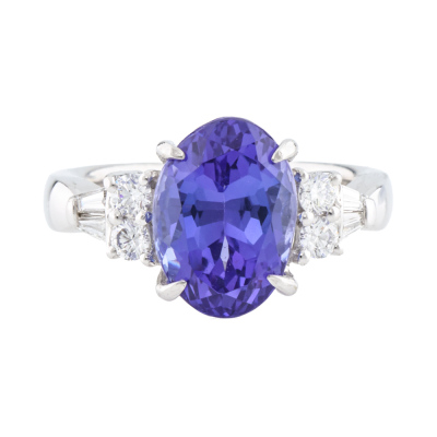 4.33ct Tanzanite & 0.33ct Diamond Ring