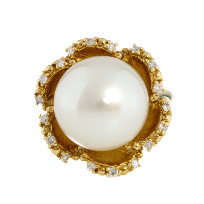 13.8mm South Sea Pearl & Diamond Ring