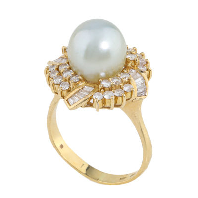 10.5mm South Sea Pearl & Diamond Ring 18ct Gold