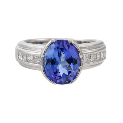 3.23ct Tanzanite & Diamond Ring