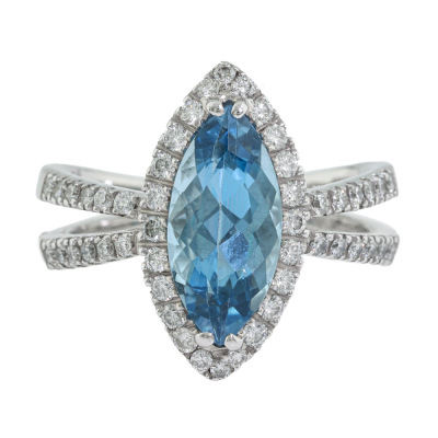 2.26ct Aquamarine & Diamond Ring 18ct Gold