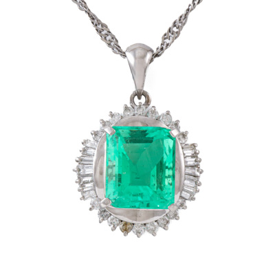 5.49ct Columbian Emerald & Diamond Pendant