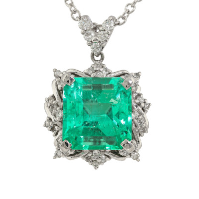 5.00ct Emerald & Diamond Pendant
