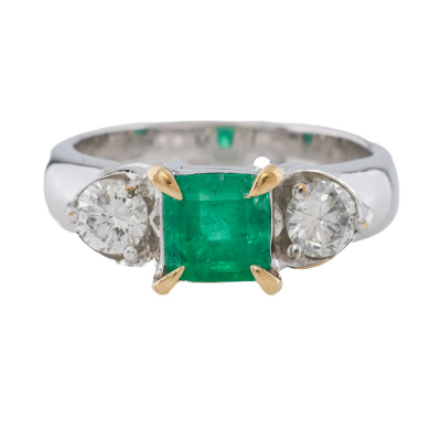 0.90ct Emerald & Diamond Ring
