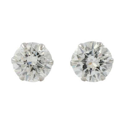 0.96ct Diamond Studs*