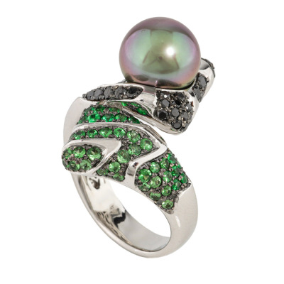 10.7mm Tahitian Pearl, Diamond & Garnet Ring