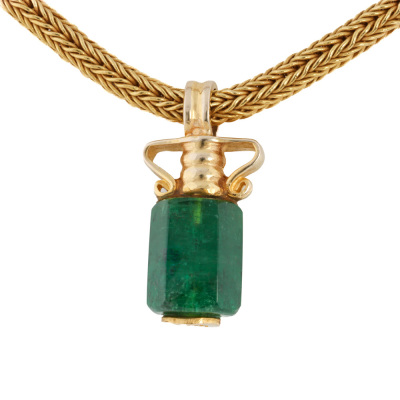 Roman Style Emerald Pendant & 22ct Gold Chain