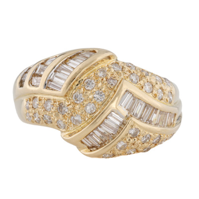 Diamond Dress Ring 18ct Gold 9.9g