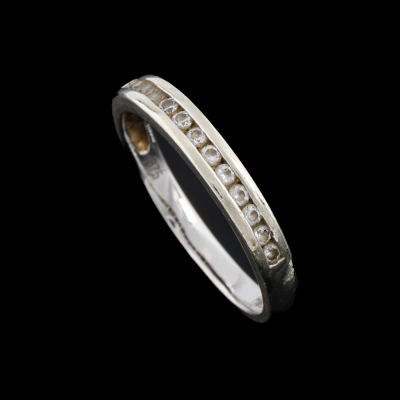 9ct Gold Ring Set with Diamond Simulants