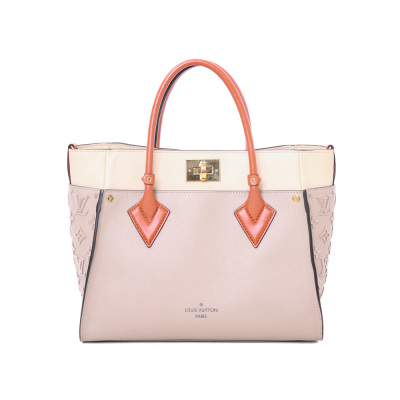 Louis Vuitton On My Side MM