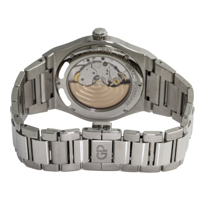 Girard Perregaux Laureato Watch - 9