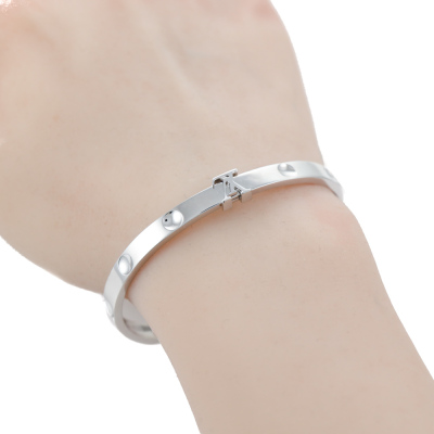 Louis Vuitton Empreinte Bangle - 10