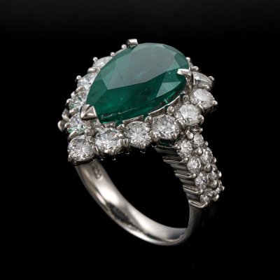 4.14ct Muzo Green Emerald & Diamond Ring GRS - 7