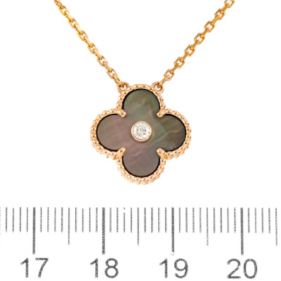 Van Cleef & Arpels 2014 Holiday Vintage Alhambra Pendant - 2