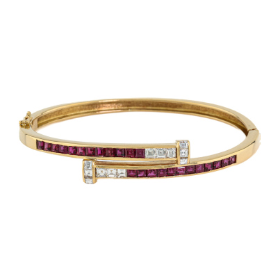 3.08ct Ruby & 1.07ct Diamond Bangle, Gold 18.7G