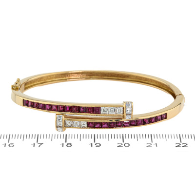 3.08ct Ruby & 1.07ct Diamond Bangle, Gold 18.7G - 2