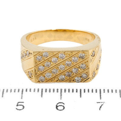 0.54ct Diamond Mens Gold Ring 8.7g - 2