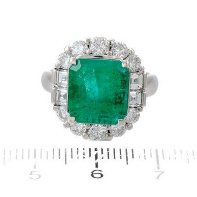5.18ct Emerald & Diamond Ring - 2
