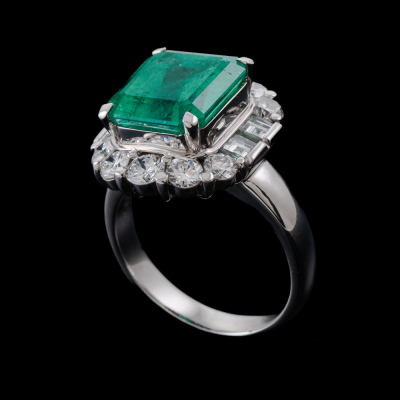 5.18ct Emerald & Diamond Ring - 6