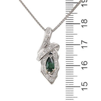 0.52ct Green Tourmaline & Diamond Pendant - 3