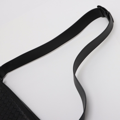 Bottega Veneta Messenger Bag - 7