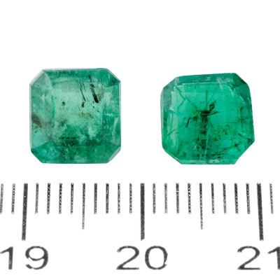 3.53ct & 2.69ct Two Loose Emeralds - 2