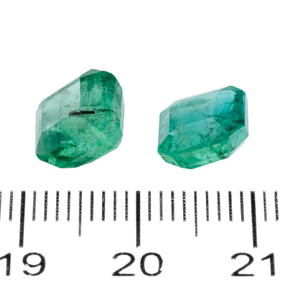 3.53ct & 2.69ct Two Loose Emeralds - 3