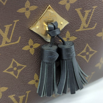 Louis Vuitton Saintonge Bag - 16